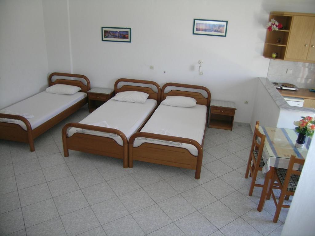 Tarelis & Appartamento Kamári
